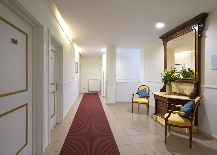 Отель Minerva Сиена