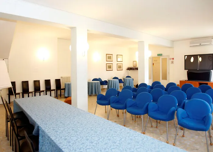 Отель Minerva Сиена